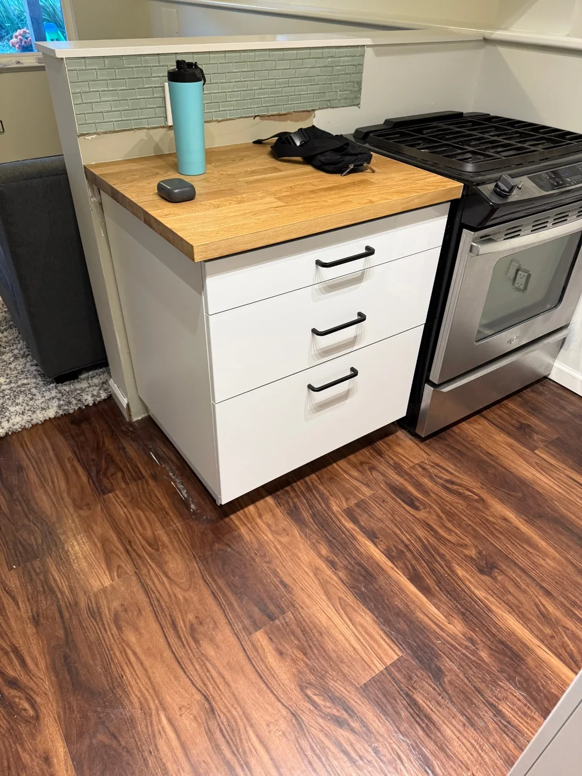 Custom cabinet remodeling by Makto Services